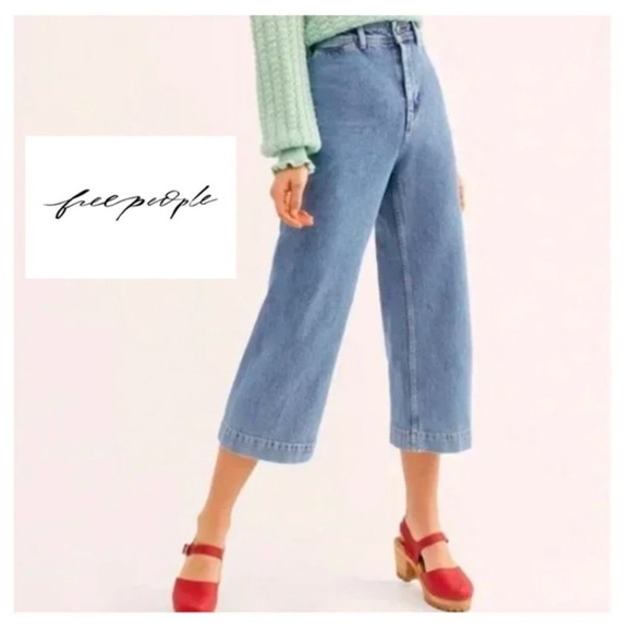 Free People | We The Free | Devon Wide Leg Crop Trouser Jeans in Vintage Blue - Picture 5 of 9